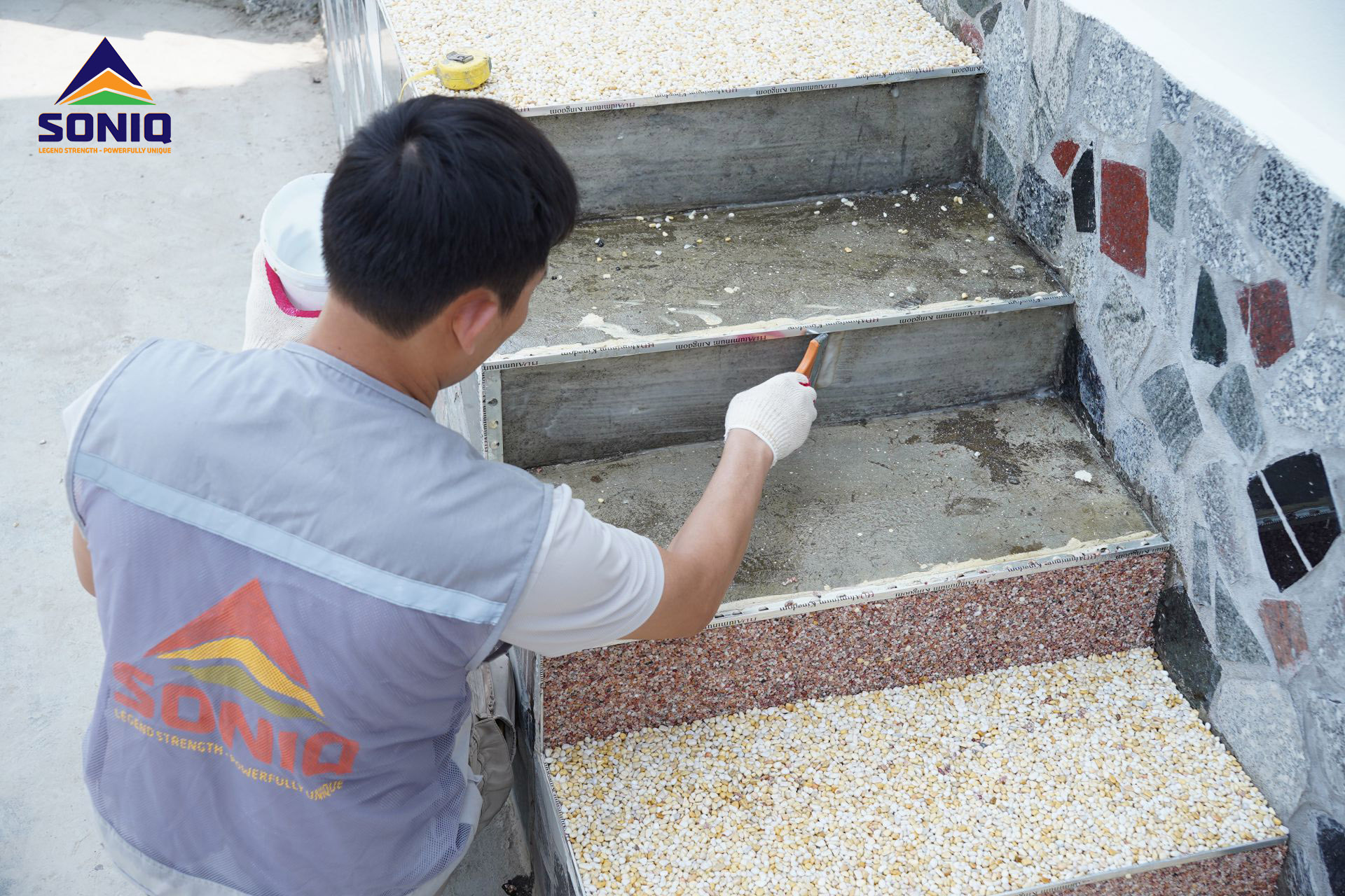 thi công keo sàn sỏi