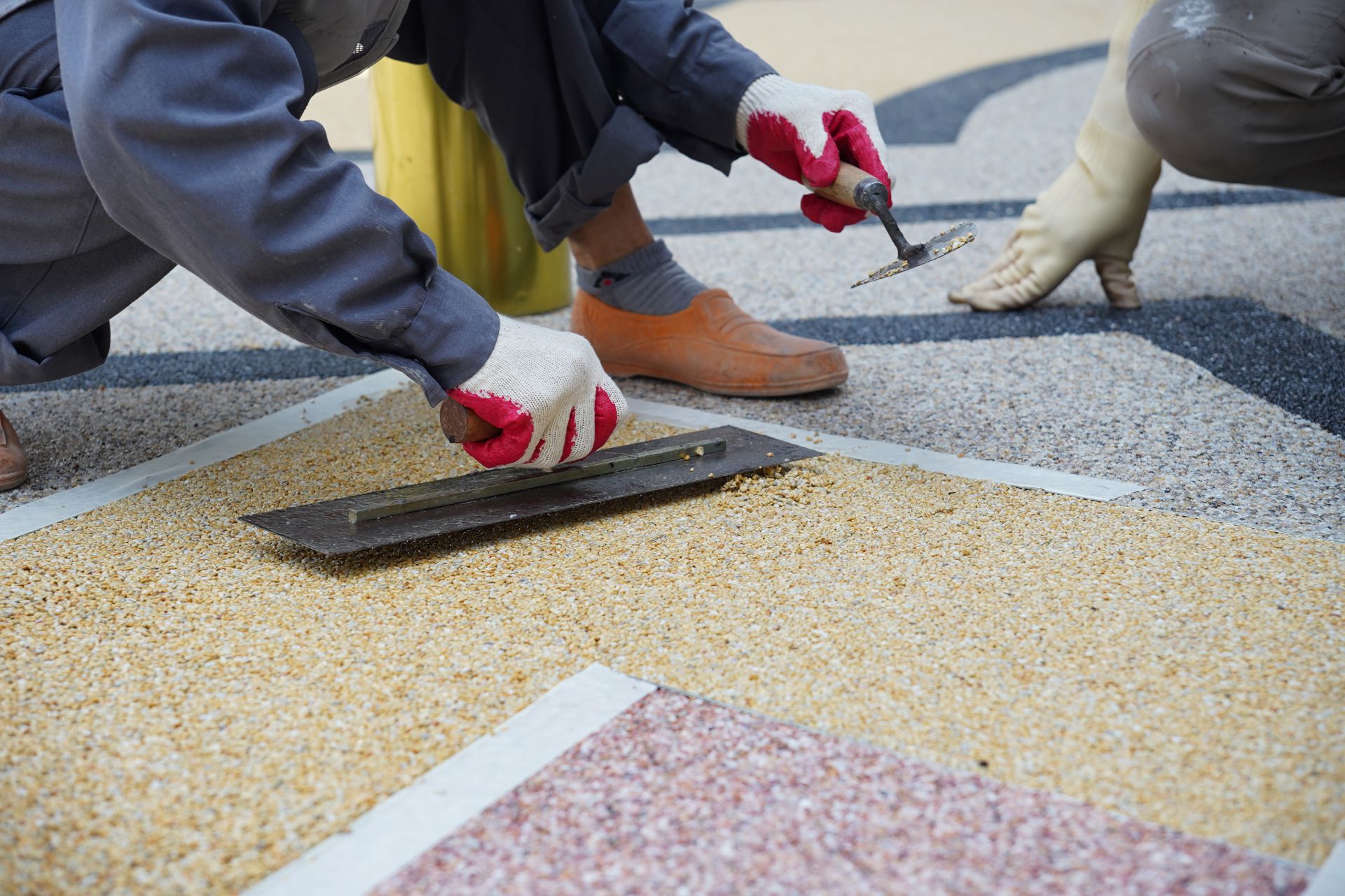 Nhận báo giá keo sàn sỏi cho dự án sân vườn