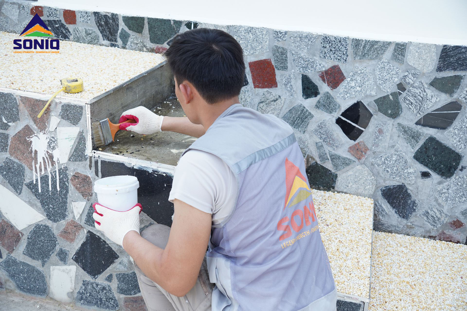 thi công sàn sỏi cho lối đi sân vườn