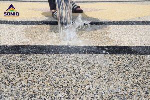 thi công sàn sỏi không bong tróc và thoát nước tốt