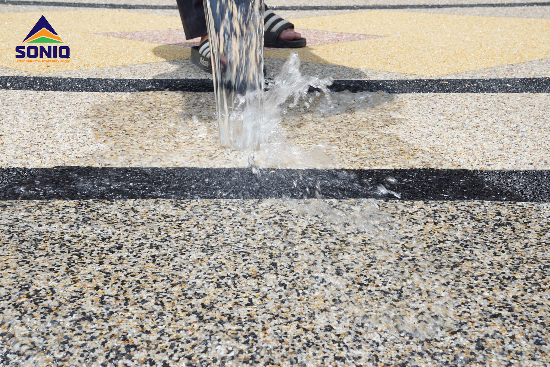 thi công sàn sỏi không bong tróc và thoát nước tốt