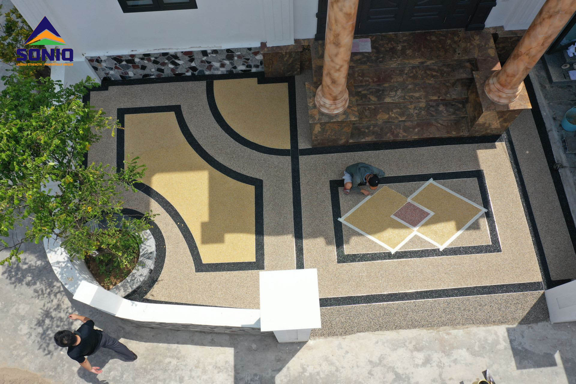 sàn nghệ thuật ngoài trời Soniq